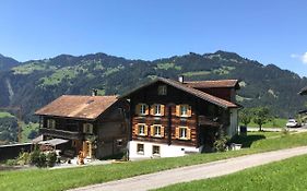 Latura - 3.5 Zimmerwohnung für 4 Personen, 80m2
